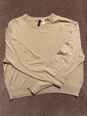 H&M Crewneck Sweater Soft Tan Lightweight Knit Women’s Size M